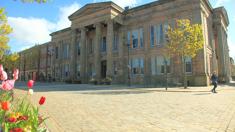 The front face of Macclesfield Town Hall